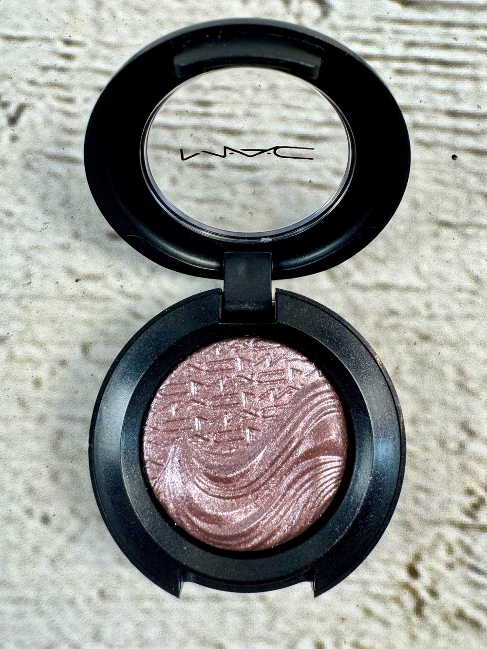 MAC Cosmetics Extra Dimension Eyeshadow “Smoky Mauve” - Picture 13 of 14
